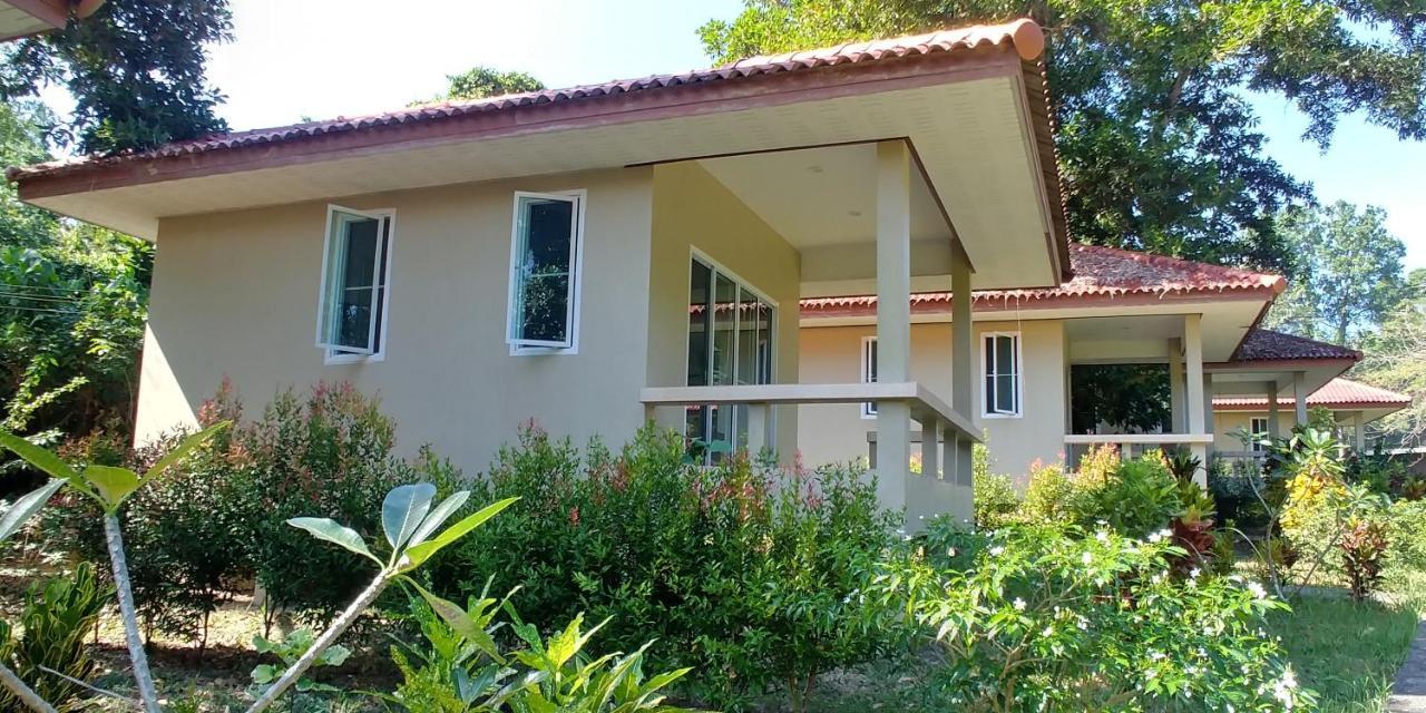 Baansukjai Bungalows ラノーン エクステリア 写真