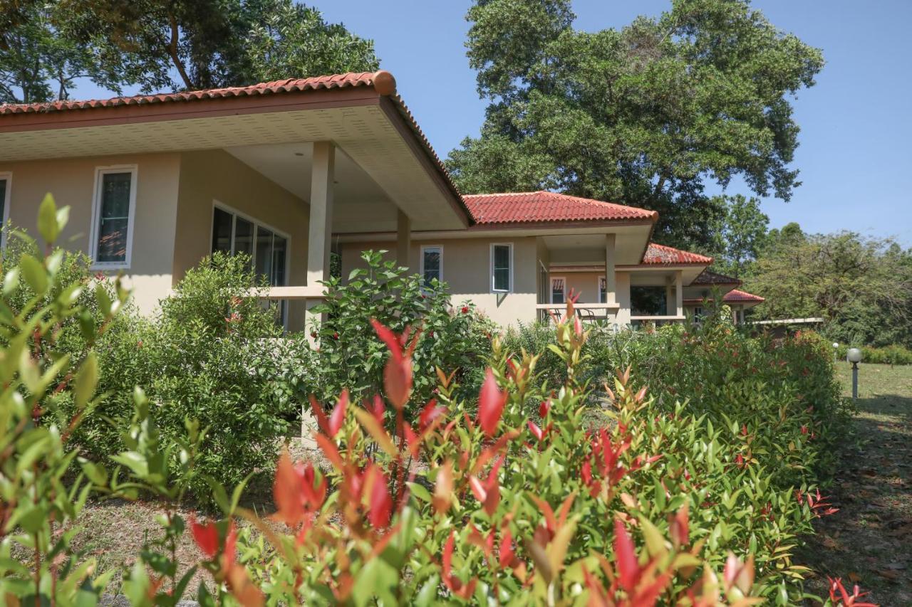 Baansukjai Bungalows ラノーン エクステリア 写真