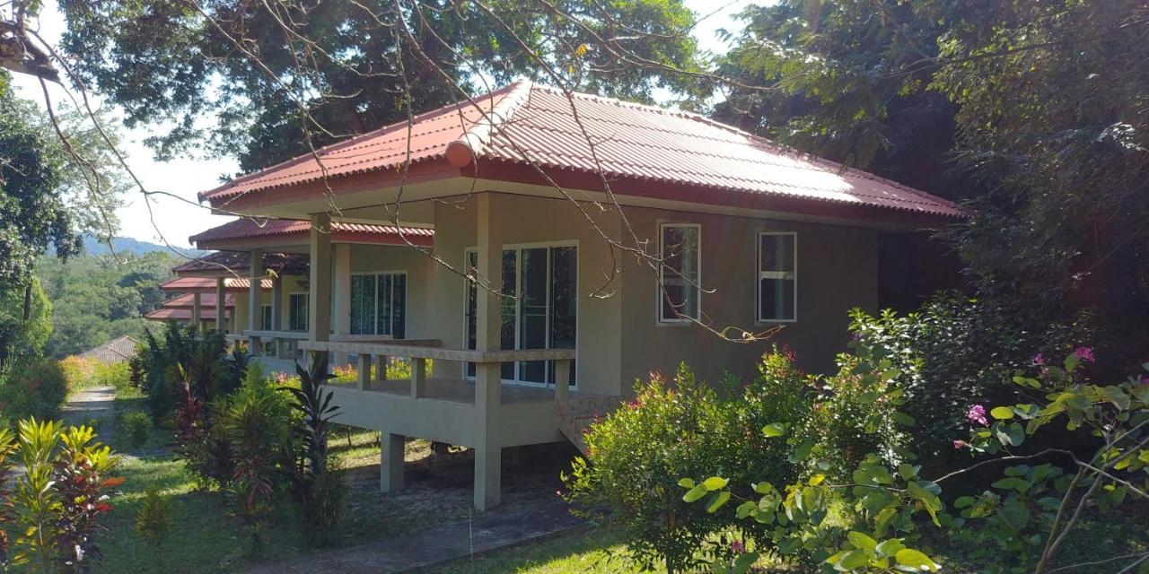 Baansukjai Bungalows ラノーン エクステリア 写真